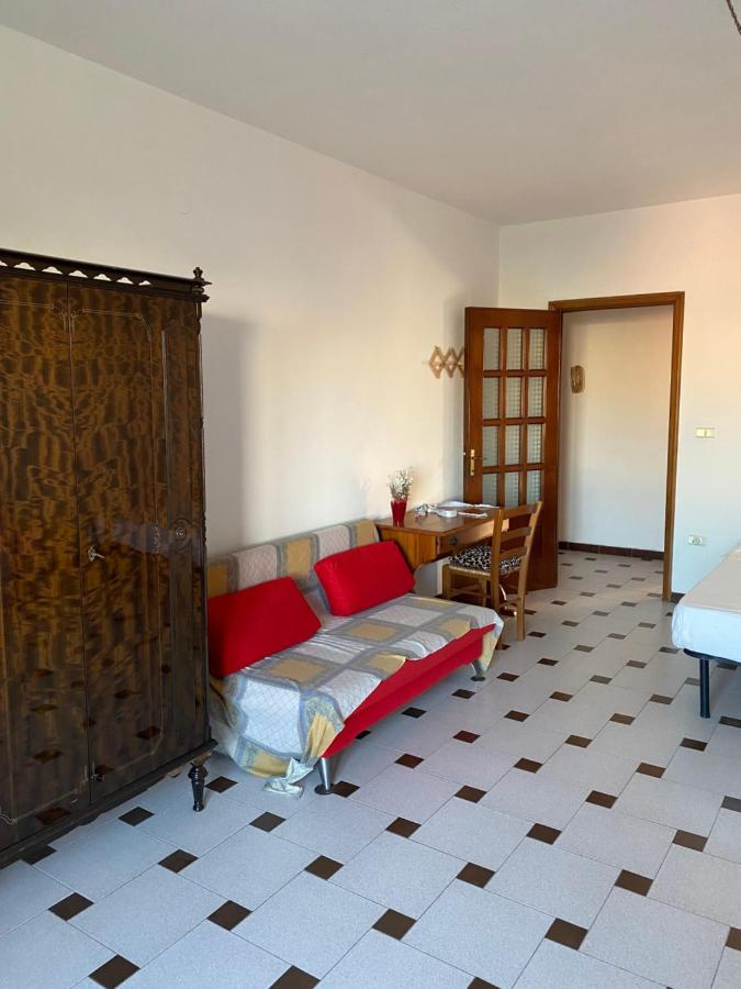 Casa Vacanze Gilli Hotel Каляри Екстериор снимка